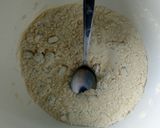 Foto langkah ke 1 dari resep Raisin Muffin baking pan.