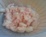 Φωτογραφία βήματος 1 της συνταγής Linguini με ντοματίνια και τηγανητά φρέσκα γαριδάκια