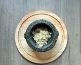 รูปขั้นตอนการทำที่ 1 ของ ไก่อบตะไคร้​