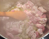 Foto del paso 1 de la receta: Estofado de patatas con lomo