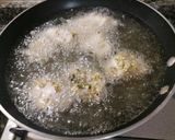 Foto del passaggio 2 della ricetta Bocconcini di pollo  fritti in pastella alla birra,  panati con granella di pistacchio