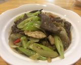 รูปขั้นตอนการทำที่ 2 ของ ไก่ตับหมูผัดพริกหยวก