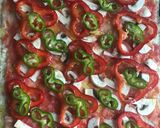 Foto del paso 6 de la receta Pizza 🍕 cuadrada con vegetales crudos🌱