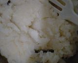Foto langkah ke 2 dari resep Kue Bugis Mandi Ubi Ungu dan Ubi Kuning.