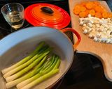 A picture of step 1 of Seafood Blanquette with Shrimp and Scallops.