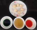 A picture of step 5 of Tri colour coconut ladu.