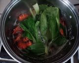 Hình bước làm 2 của món Mì gói nấu tôm tươi