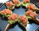 Foto del paso 5 de la receta: Crujiletas de salmón ahumado y aguacate