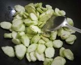 Foto langkah ke 3 dari resep Sop Oyong Telur dan Soun.