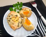 Foto langkah ke 4 dari resep Moringa Egg Baked Potato a.k.a Kentang telur panggang daun kelor.