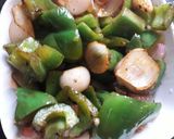 A picture of step 2 of Kadayi paneer.