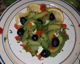 Une image de l'étape 2 de Salade de courgettes aux olives noir,fromage.