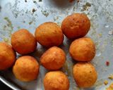 A picture of step 7 of Stuffed peanut chickpeas koftas in Spinach Curry.