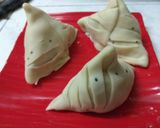 A picture of step 7 of Indian - Chinese Samosa.