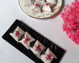 Foto langkah ke 8 dari resep Kue Bugis Mandi Merah Putih Tanpa Kentang Tanpa Ubi Rambat.