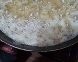 Foto langkah ke 5 dari resep Tumis Daun Pepaya Singkong.