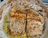 Foto del paso 4 de la receta: Papas gratinadas con queso y crema, acompañadas de salmón a la plancha