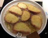 Foto del paso 4 de la receta: Torrijas con almíbar