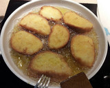 Foto del paso 4 de la receta: Torrijas con almíbar