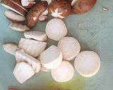 Hình bước làm 1 của món Miến om nấm (món chay)