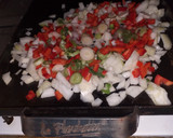 Foto del paso 1 de la receta: Relleno para empanadas de carne a la planchetta