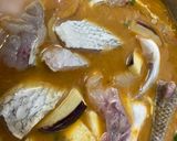 A picture of step 2 of South Indian fish curry.