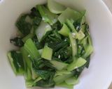 Foto langkah ke 4 dari resep Sayur Pak Choy Cah Bawang Putih.