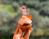 Foto del passaggio 5 della ricetta Cupcake soffici e veloci halloween
