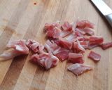Foto del paso 4 de la receta: Cinta de lomo adobada con tomate, judías verdes y guisantes