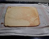 Foto del paso 9 de la receta: Brazo de gitano (o enrollado) relleno de crema pastelera