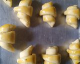 Foto langkah ke 8 dari resep Croissant Unyil.