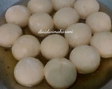 Foto langkah ke 4 dari resep Donat Maizena.