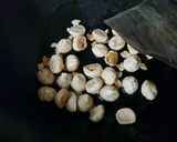 A picture of step 2 of Chapod Ghanto.