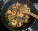 Foto del paso 3 de la receta: Tagliatelle con langostinos y pistachos🦐