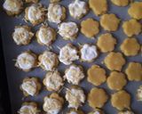 Foto langkah ke 4 dari resep Cheese Button Cookies.