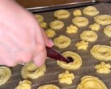 Фото кроку 5 до Кураб‘є з малиновою начинкою🤤.