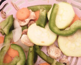 Foto del paso 1 de la receta: Brochetas de verduras al horno con papas asadas