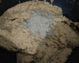 तरबूज छिलके की गुड़ वाली बर्फी (tarbuj chilke ki gur wali barfi recipe in Hindi) रेसिपी चरण 8 फोटो