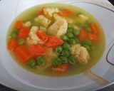 Zöldborsó leves vajgaluskával recept fázis 4 fotója