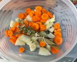 Une image de l'étape 10 de Marinade au vin rouge, légumes et aromates.