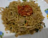 Foto langkah ke 6 dari resep Mie goreng spesial.