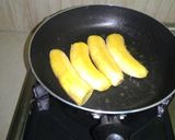 Foto langkah ke 2 dari resep Pisang Coklat Keju panggang teflon.