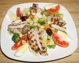 Foto del paso 4 de la receta: MUSLOS DE POLLO GRILLADOS CON ENSALADA DE GARBANZOS. JON STYLE
