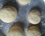 Foto langkah ke 7 dari resep Roti goreng isi coklat tabur gula mint.