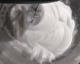 Foto del paso 2 de la receta: 🍥Paletas de Merengue🍥