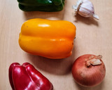 Foto del paso 1 de la receta: Spaghetti con vegetales multicolor 🌈 "one pot pasta" 🍝