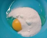 Foto del paso 1 de la receta: Berlinesas fáciles rellenas