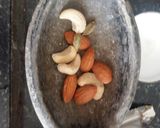 A picture of step 2 of Potato Halwa.