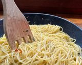 Foto langkah ke 3 dari resep Spaghetti Aglio E Olio.