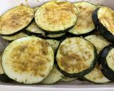 Une image de l'étape 5 de Courgettes rondes et oignon rouge au pesto.